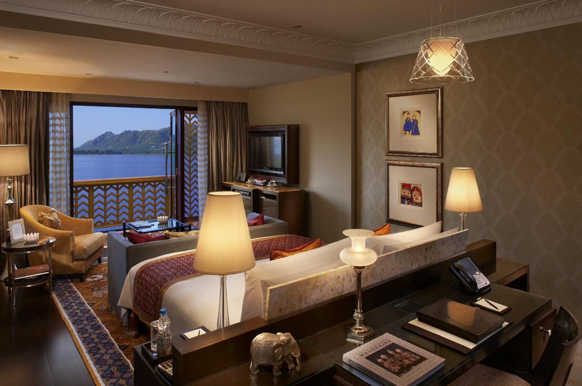 Grand Heritage Lake View balcony,65773303:JPEG